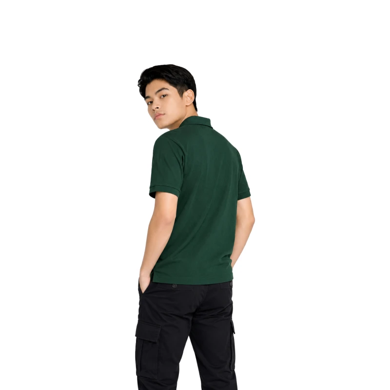 Polo Shirt Hijau Botol Casual Look