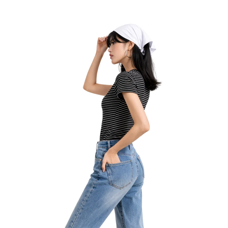 Kaos Wanita V-Neck Salur Hitam Casual Basic